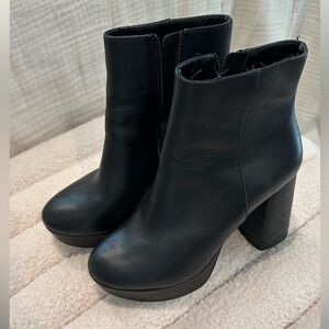 Steve Madden Platform Boots | Color: Black | Size: 6